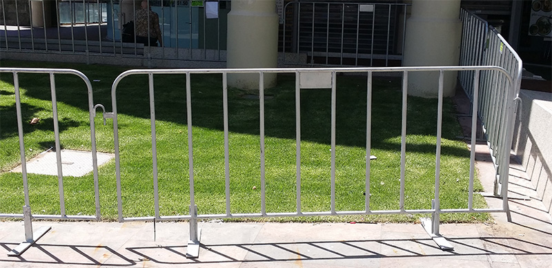 metal crowd control barrier