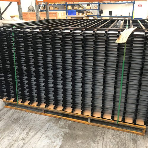 Rod Top Steel Fence Packaging