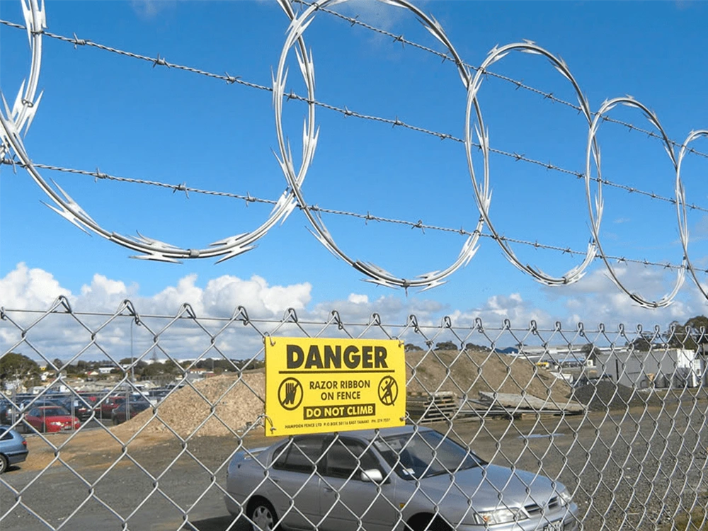 Barbed Wire Mesh Fences