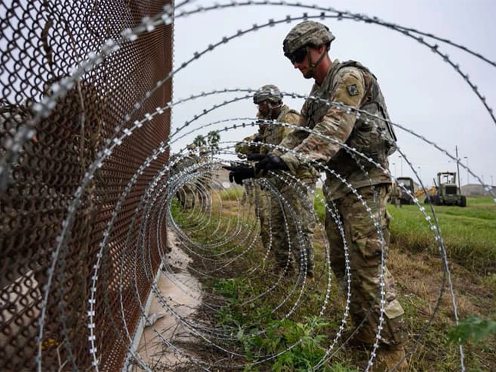 Barbed Wire Mesh Fences